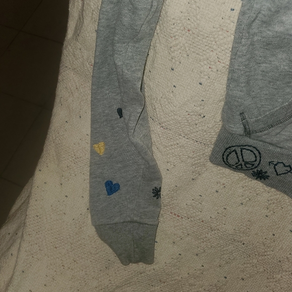 ☆ HTF vintage embroidered vs pink hoodie - Picture 7 of 15